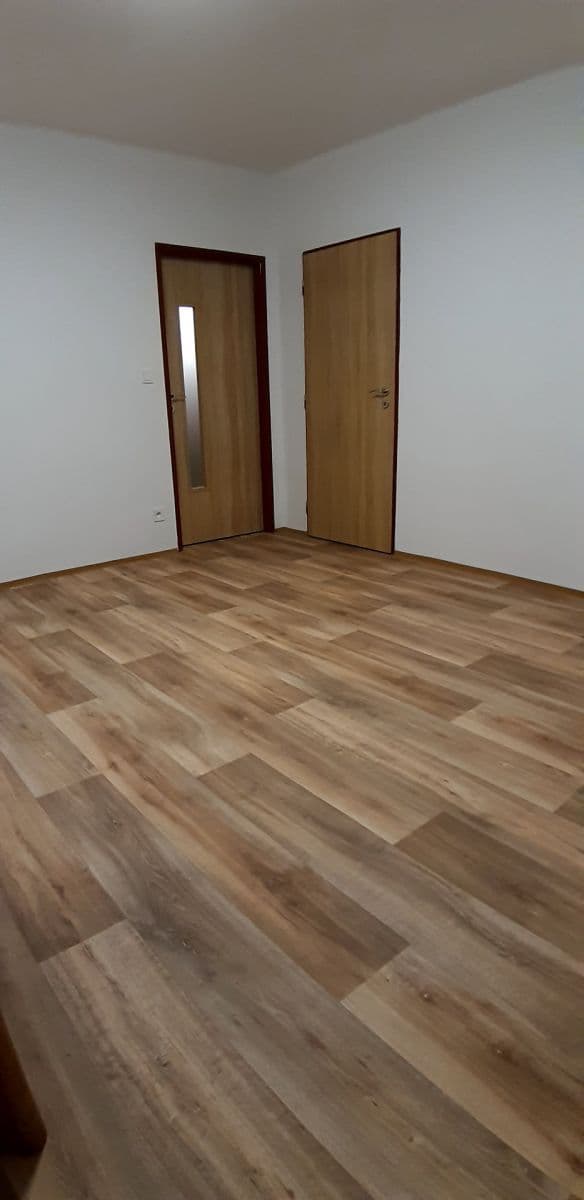 Pronájem bytu 2+1 58 m², Josefa Ressla, Pardubice, Pardubický kraj Pronájem bytu 2+1 58 m², Josefa Ressla, Pardubice, Pardubický kraj
