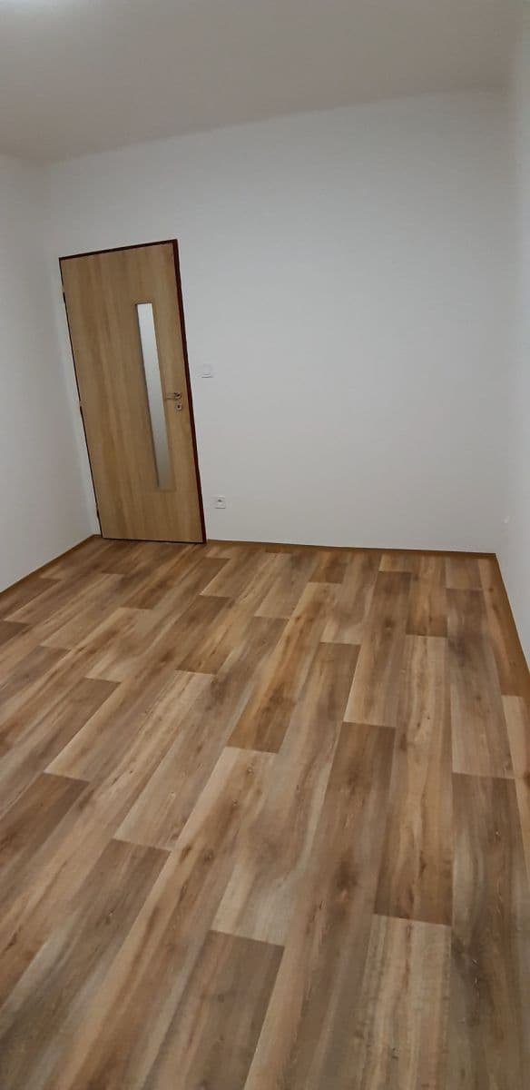 Pronájem bytu 2+1 58 m², Josefa Ressla, Pardubice, Pardubický kraj Pronájem bytu 2+1 58 m², Josefa Ressla, Pardubice, Pardubický kraj