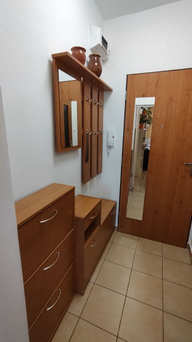 Pronájem bytu 1+1 39 m², Tatranská, Banská Bystrica, Banskobystrický kraj Pronájem bytu 1+1 39 m², Tatranská, Banská Bystrica, Banskobystrický kraj