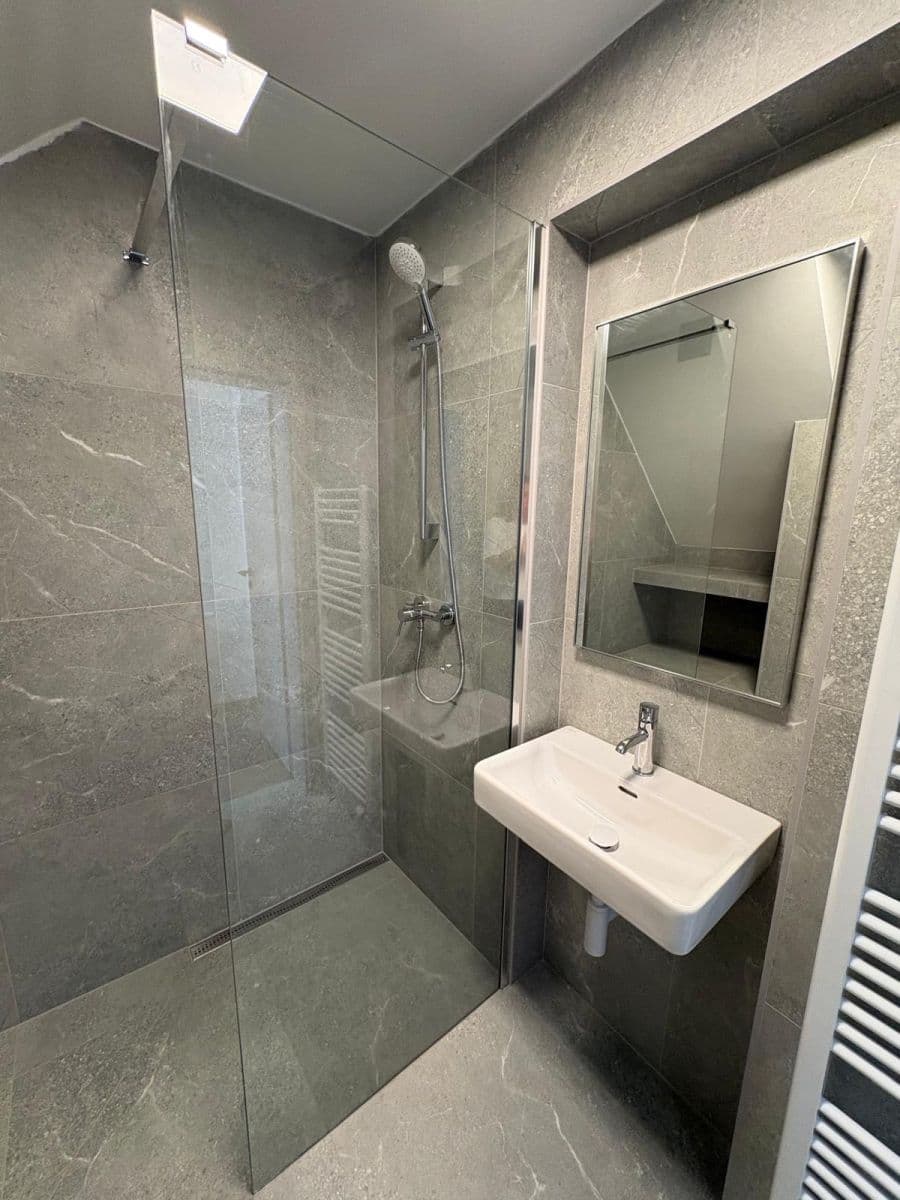 Pronájem bytu 2+1 55 m², Bisattova, Třebíč, Kraj Vysočina Pronájem bytu 2+1 55 m², Bisattova, Třebíč, Kraj Vysočina