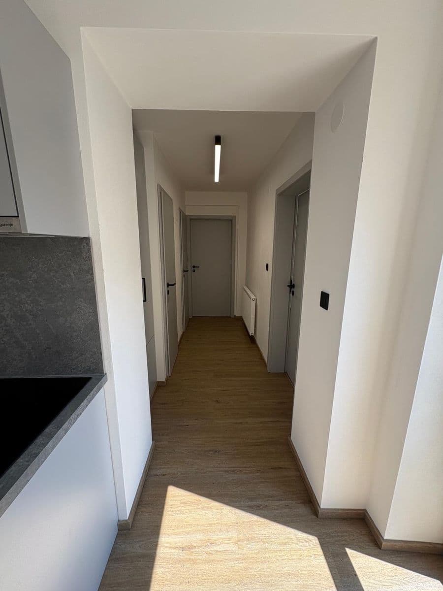 Pronájem bytu 2+1 55 m², Bisattova, Třebíč, Kraj Vysočina Pronájem bytu 2+1 55 m², Bisattova, Třebíč, Kraj Vysočina