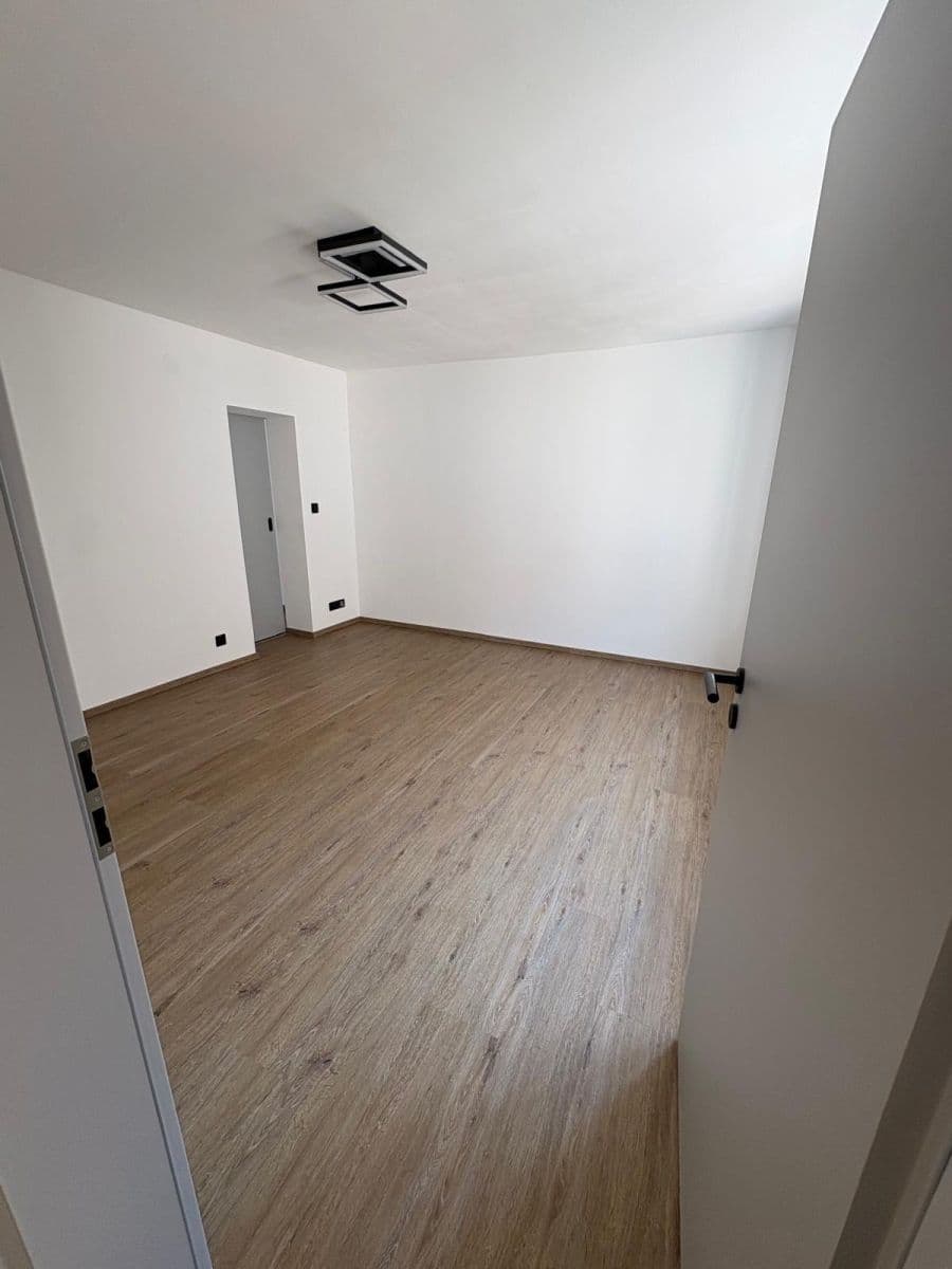 Pronájem bytu 2+1 55 m², Bisattova, Třebíč, Kraj Vysočina Pronájem bytu 2+1 55 m², Bisattova, Třebíč, Kraj Vysočina