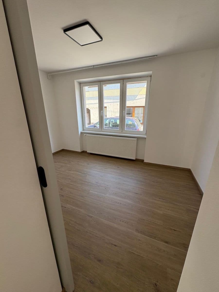 Pronájem bytu 2+1 55 m², Bisattova, Třebíč, Kraj Vysočina Pronájem bytu 2+1 55 m², Bisattova, Třebíč, Kraj Vysočina