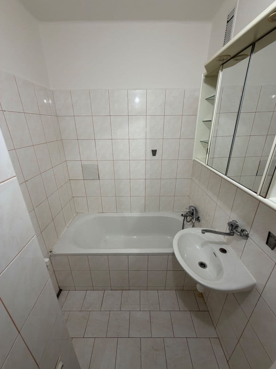 Prodej bytu 3+1 94 m², Na Magistrále, Kolín, Středočeský kraj Prodej bytu 3+1 94 m², Na Magistrále, Kolín, Středočeský kraj