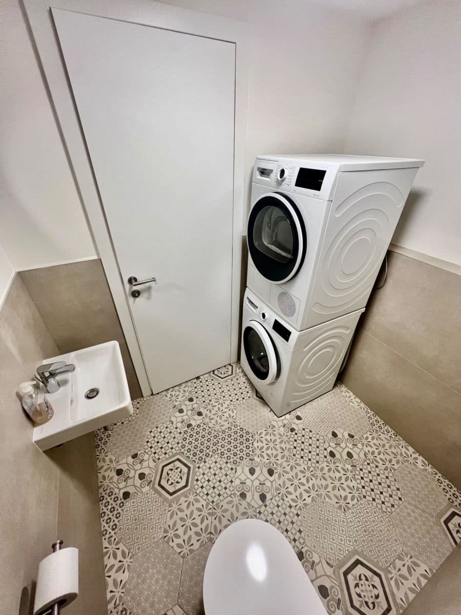 Pronájem bytu 3+kk 82 m², Lysolajské údolí, Praha, Praha Pronájem bytu 3+kk 82 m², Lysolajské údolí, Praha, Praha