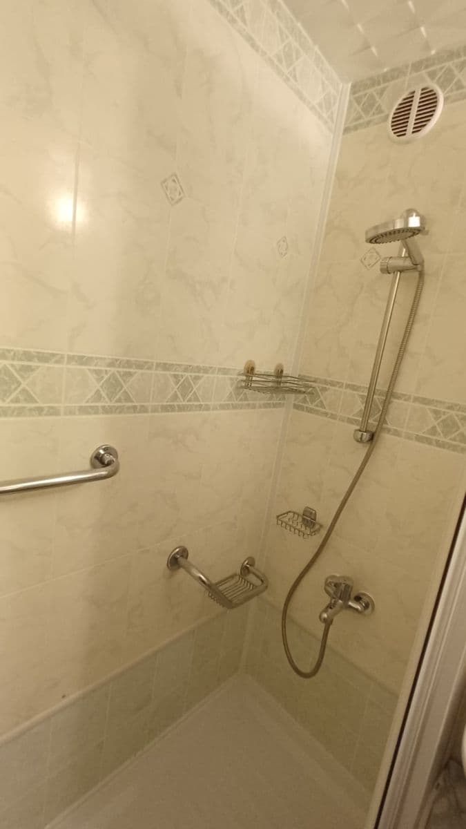 Pronájem bytu 2+kk 42 m², Kostřínská, Praha, Praha Pronájem bytu 2+kk 42 m², Kostřínská, Praha, Praha