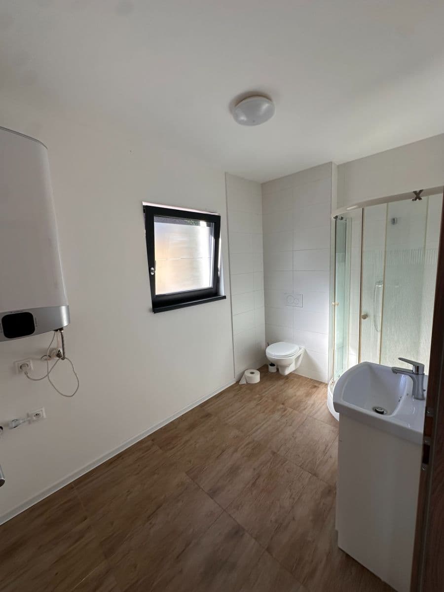 Pronájem bytu 1+kk 35 m², Ke Brodu, Loděnice, Středočeský kraj Pronájem bytu 1+kk 35 m², Ke Brodu, Loděnice, Středočeský kraj