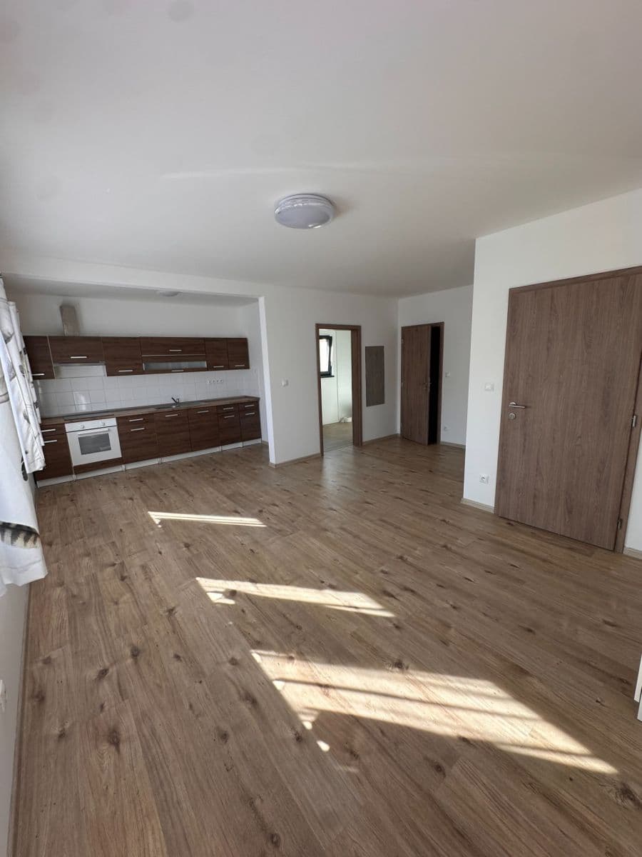 Pronájem bytu 1+kk 35 m², Ke Brodu, Loděnice, Středočeský kraj Pronájem bytu 1+kk 35 m², Ke Brodu, Loděnice, Středočeský kraj