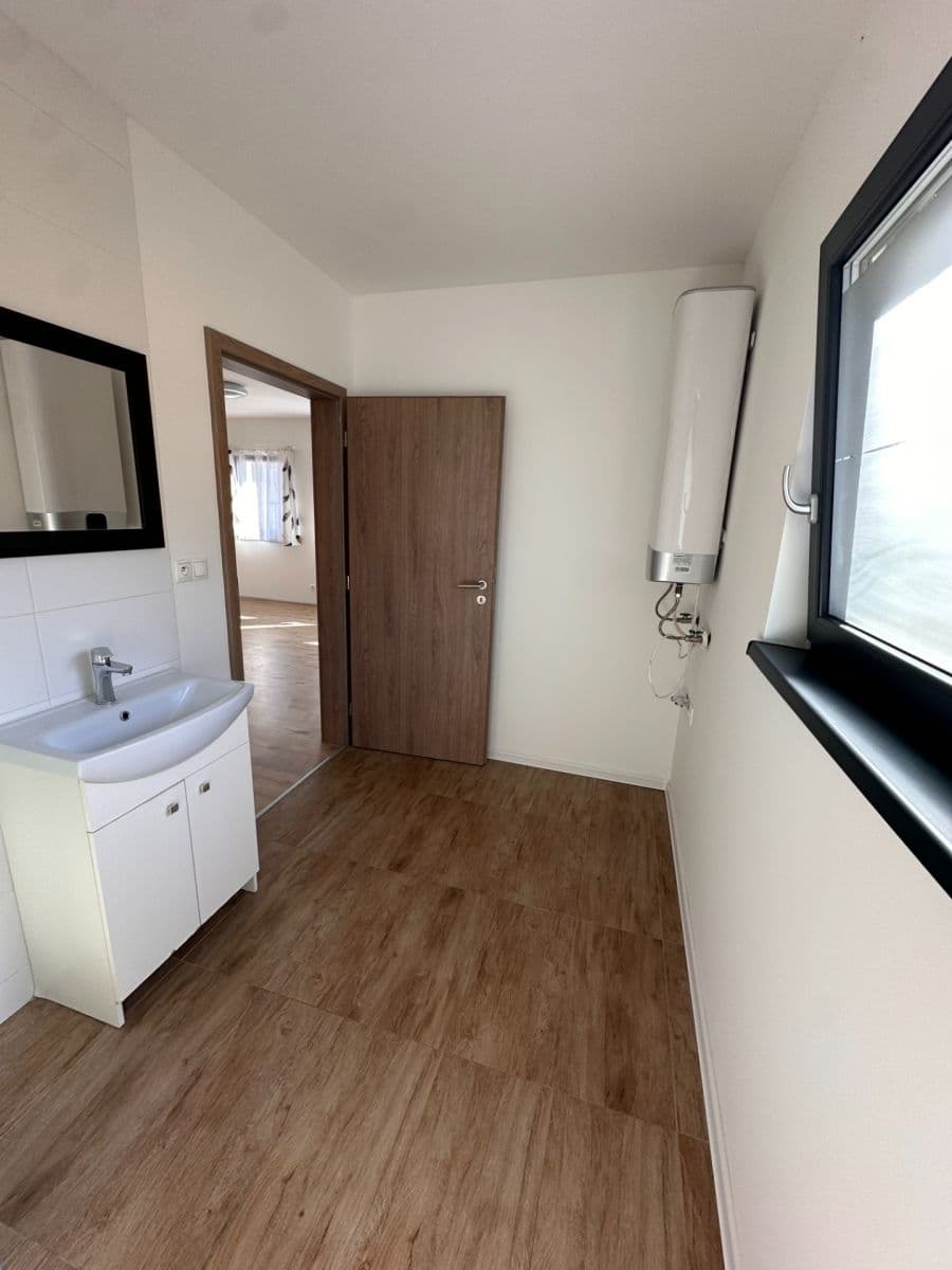 Pronájem bytu 1+kk 35 m², Ke Brodu, Loděnice, Středočeský kraj Pronájem bytu 1+kk 35 m², Ke Brodu, Loděnice, Středočeský kraj