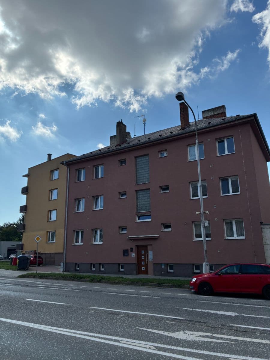 Prodej bytu 3+1 65 m², Střední novosadská, Olomouc, Olomoucký kraj Prodej bytu 3+1 65 m², Střední novosadská, Olomouc, Olomoucký kraj