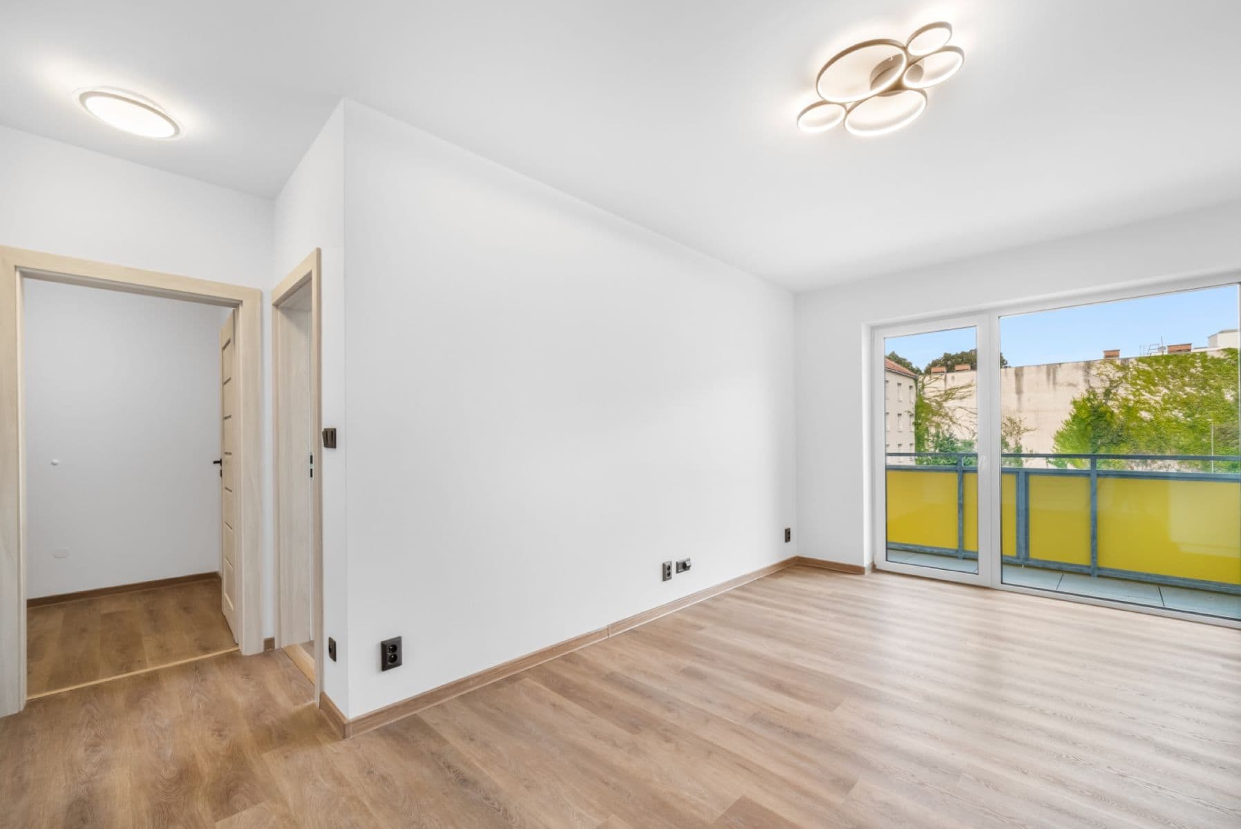 Pronájem bytu 2+kk 45 m², Bratislavská, Brno, Jihomoravský kraj Pronájem bytu 2+kk 45 m², Bratislavská, Brno, Jihomoravský kraj