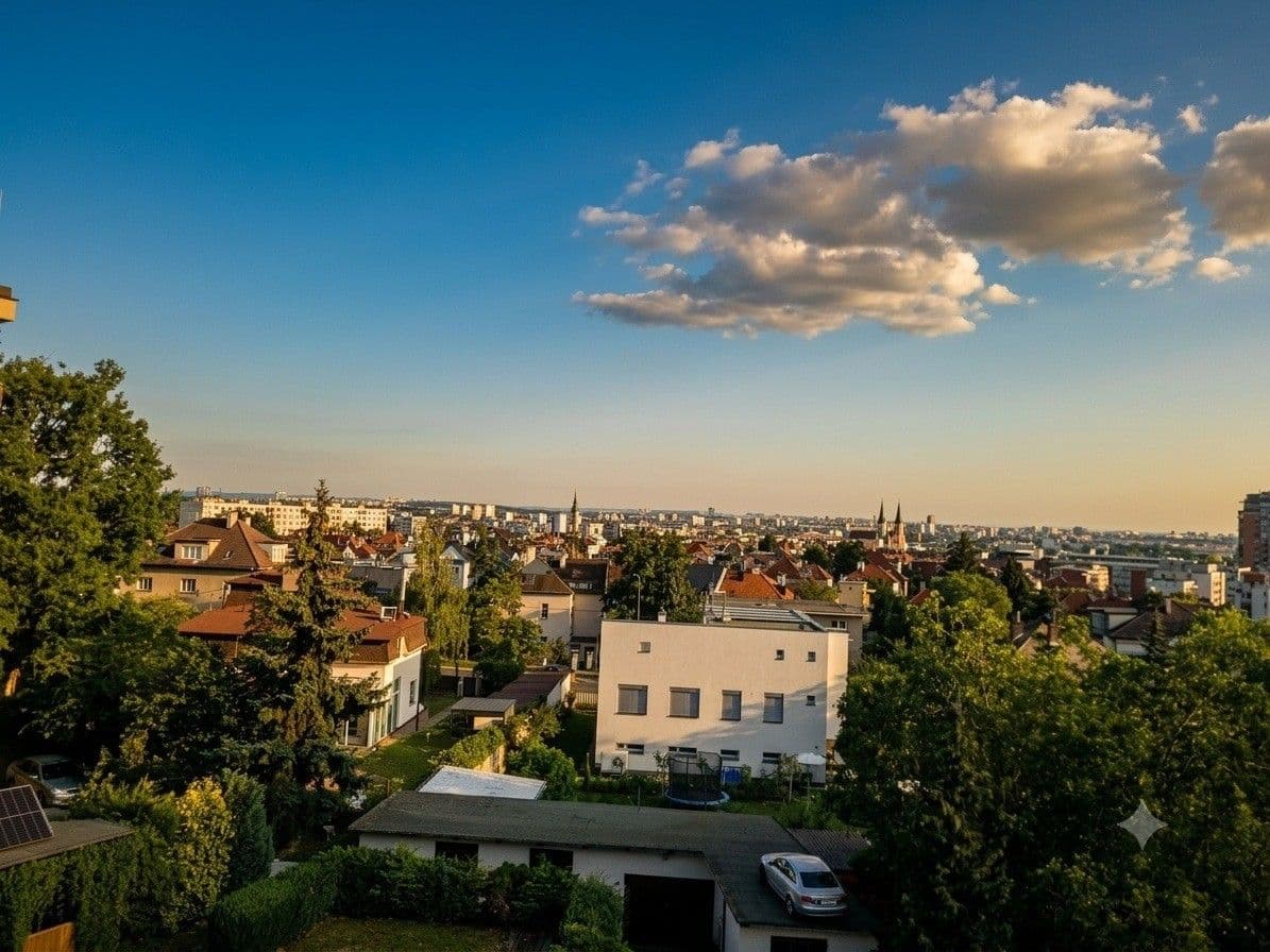 Pronájem bytu 2+1 97 m², Pod Třebešínem, Praha, Praha Pronájem bytu 2+1 97 m², Pod Třebešínem, Praha, Praha