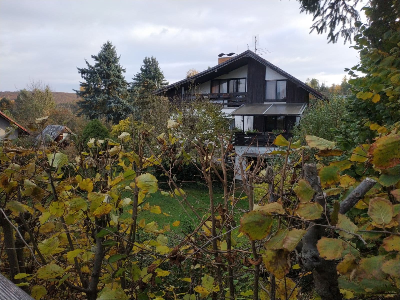 Prodej domu 118 m², pozemek 669 m², Lesní, Zadní Třebaň, Středočeský kraj Prodej domu 118 m², pozemek 669 m², Lesní, Zadní Třebaň, Středočeský kraj