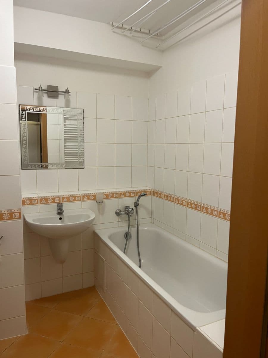 Pronájem bytu 1+kk 31 m², Kovanecká, Praha, Praha Pronájem bytu 1+kk 31 m², Kovanecká, Praha, Praha
