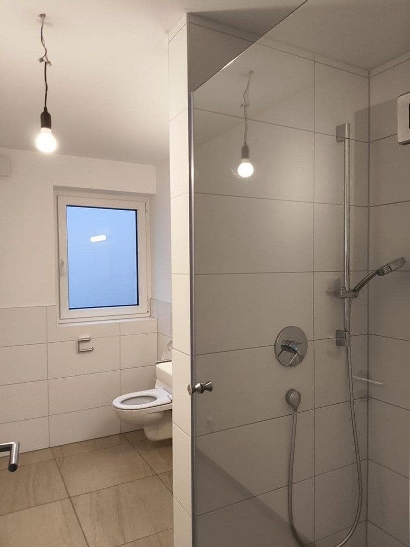Pronájem kanceláře 45 m², Georg-Huber-Str. 12, Zorneding, Ortsteil Pöring, Bavorsko Pronájem kanceláře 45 m², Georg-Huber-Str. 12, Zorneding, Ortsteil Pöring, Bavorsko