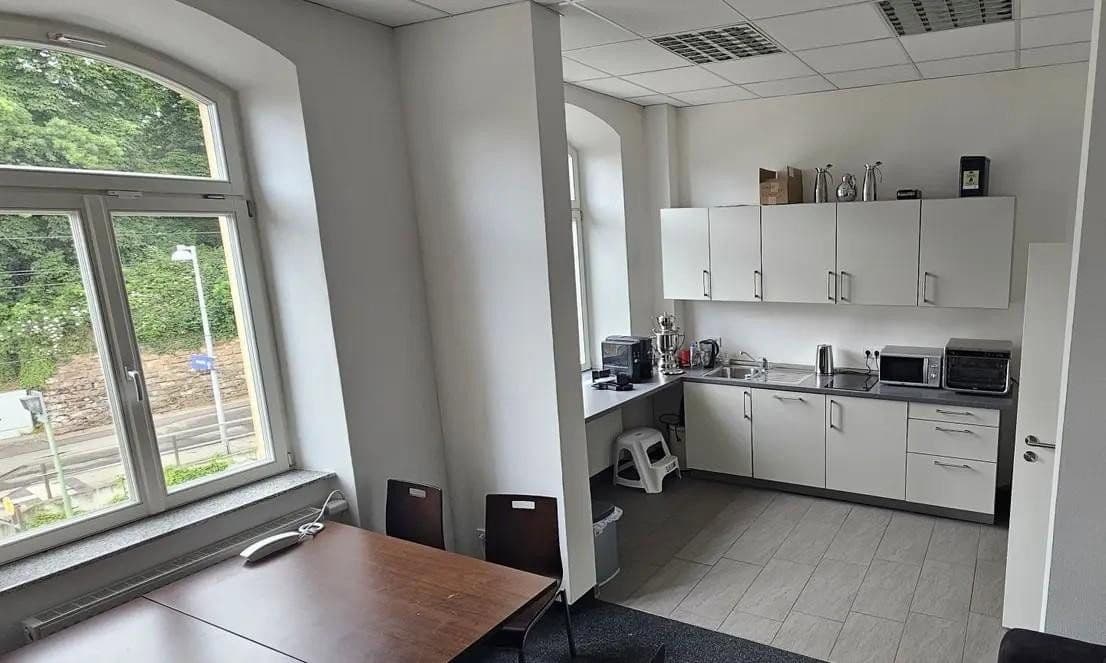 Pronájem kanceláře 125 m², Neidensteiner Str. 2, Waibstadt, Bádensko-Württembersko Pronájem kanceláře 125 m², Neidensteiner Str. 2, Waibstadt, Bádensko-Württembersko