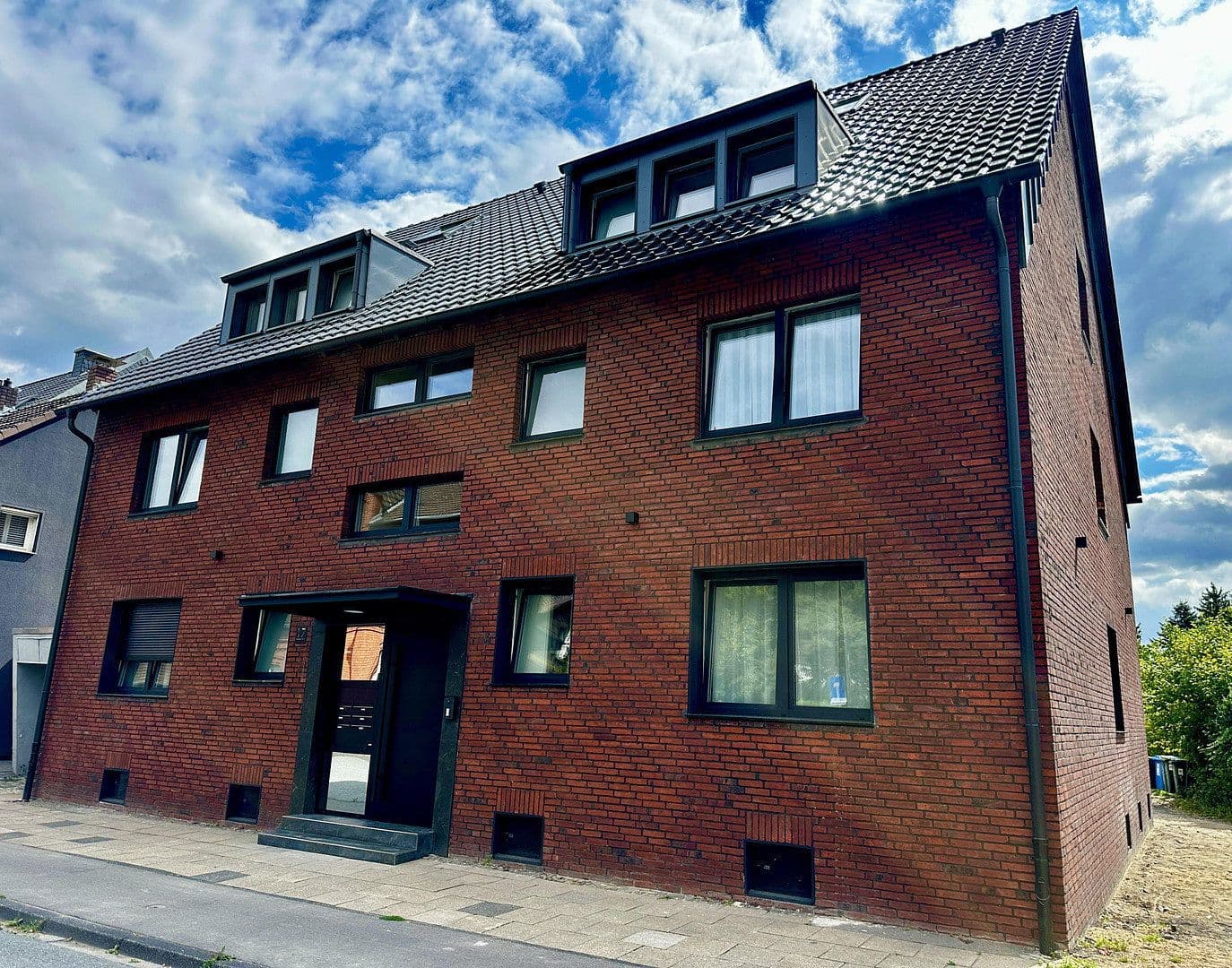 Pronájem bytu 3+1 70 m², Königstraße 17, Oberhausen, Severní Porýní-Vestfálsko Pronájem bytu 3+1 70 m², Königstraße 17, Oberhausen, Severní Porýní-Vestfálsko