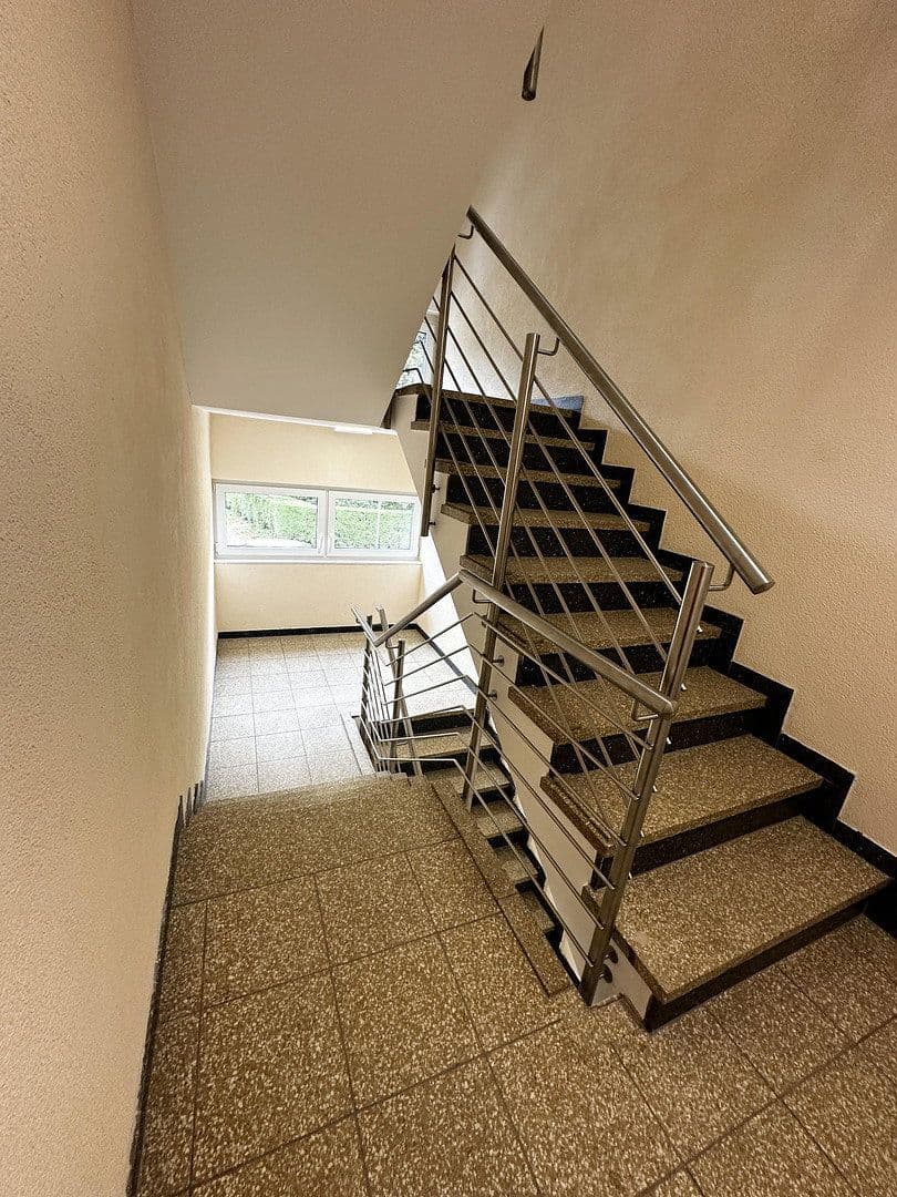 Pronájem bytu 3+1 70 m², Königstraße 17, Oberhausen, Severní Porýní-Vestfálsko Pronájem bytu 3+1 70 m², Königstraße 17, Oberhausen, Severní Porýní-Vestfálsko