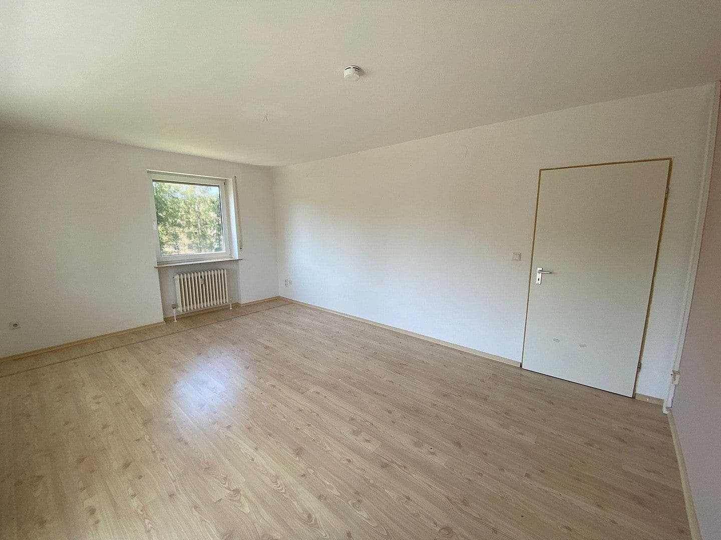 Pronájem bytu 3+1 80 m², Jean-Paul-Allee 1, Neustadt bei Coburg, Bavorsko Pronájem bytu 3+1 80 m², Jean-Paul-Allee 1, Neustadt bei Coburg, Bavorsko