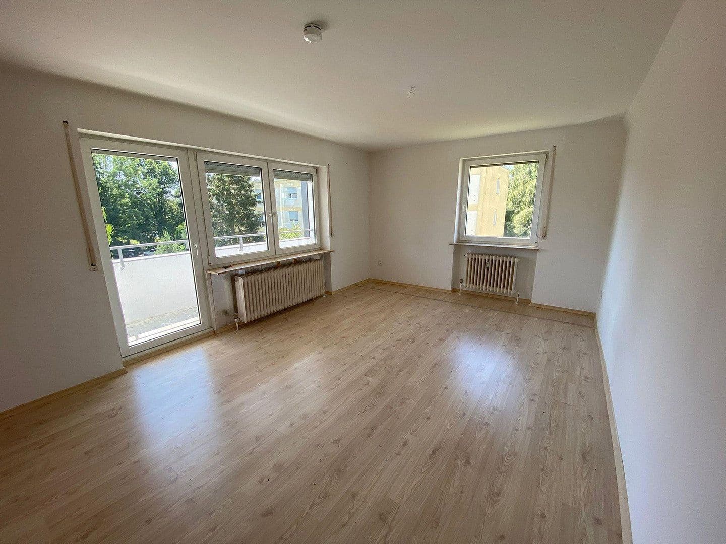 Pronájem bytu 3+1 80 m², Jean-Paul-Allee 1, Neustadt bei Coburg, Bavorsko Pronájem bytu 3+1 80 m², Jean-Paul-Allee 1, Neustadt bei Coburg, Bavorsko