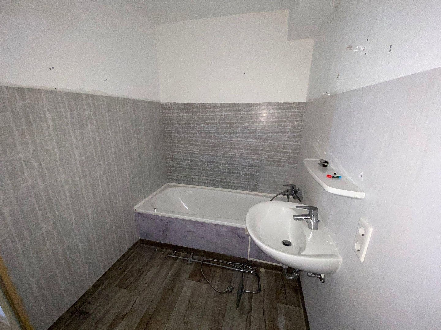 Pronájem bytu 3+1 80 m², Jean-Paul-Allee 1, Neustadt bei Coburg, Bavorsko Pronájem bytu 3+1 80 m², Jean-Paul-Allee 1, Neustadt bei Coburg, Bavorsko