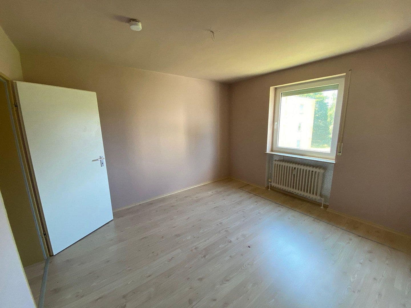 Pronájem bytu 3+1 80 m², Jean-Paul-Allee 1, Neustadt bei Coburg, Bavorsko Pronájem bytu 3+1 80 m², Jean-Paul-Allee 1, Neustadt bei Coburg, Bavorsko