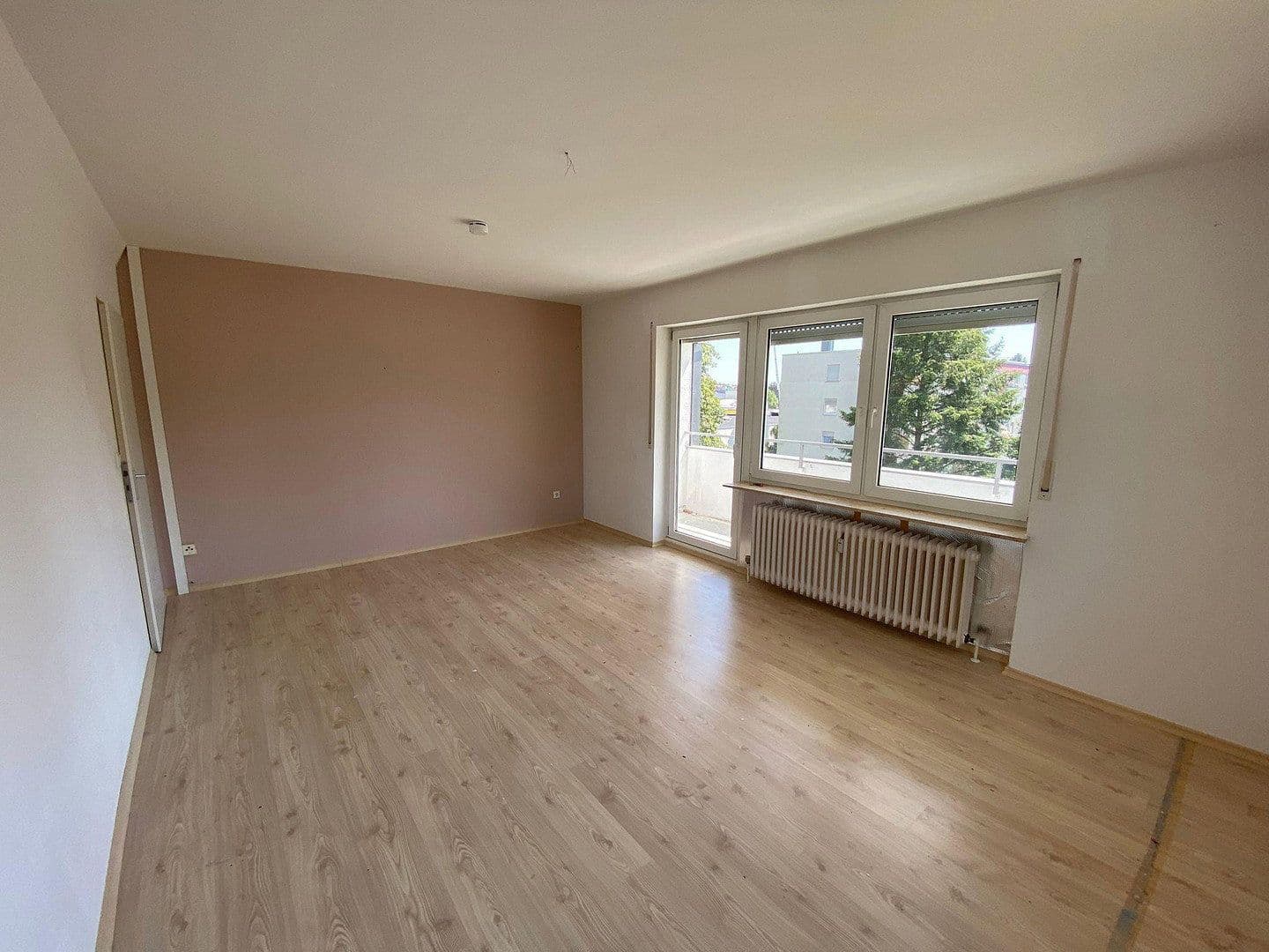 Pronájem bytu 3+1 80 m², Jean-Paul-Allee 1, Neustadt bei Coburg, Bavorsko Pronájem bytu 3+1 80 m², Jean-Paul-Allee 1, Neustadt bei Coburg, Bavorsko