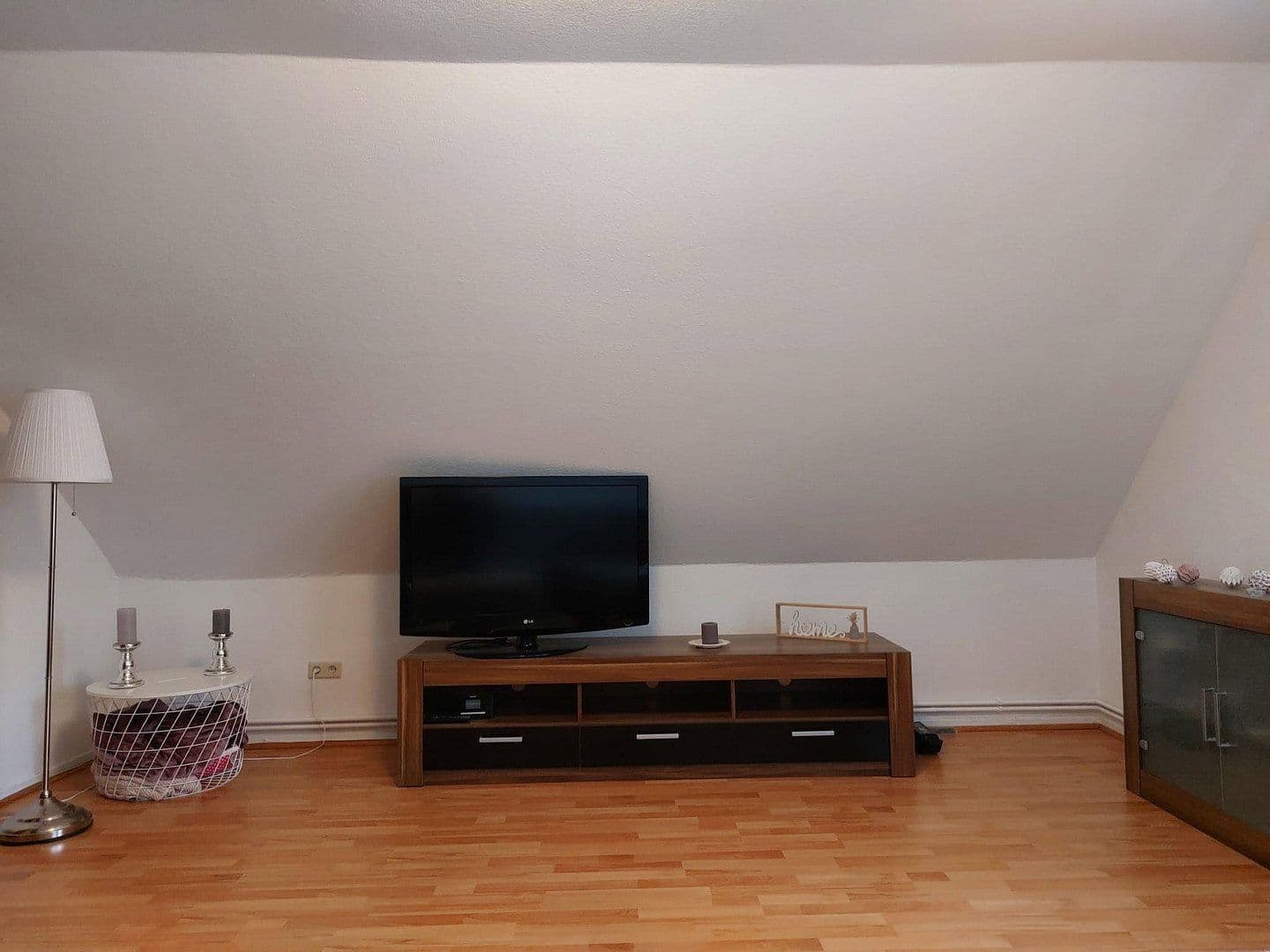 Pronájem bytu 2+1 75 m², Alte Dorfstraße 1D, Seesen, Dolní Sasko Pronájem bytu 2+1 75 m², Alte Dorfstraße 1D, Seesen, Dolní Sasko