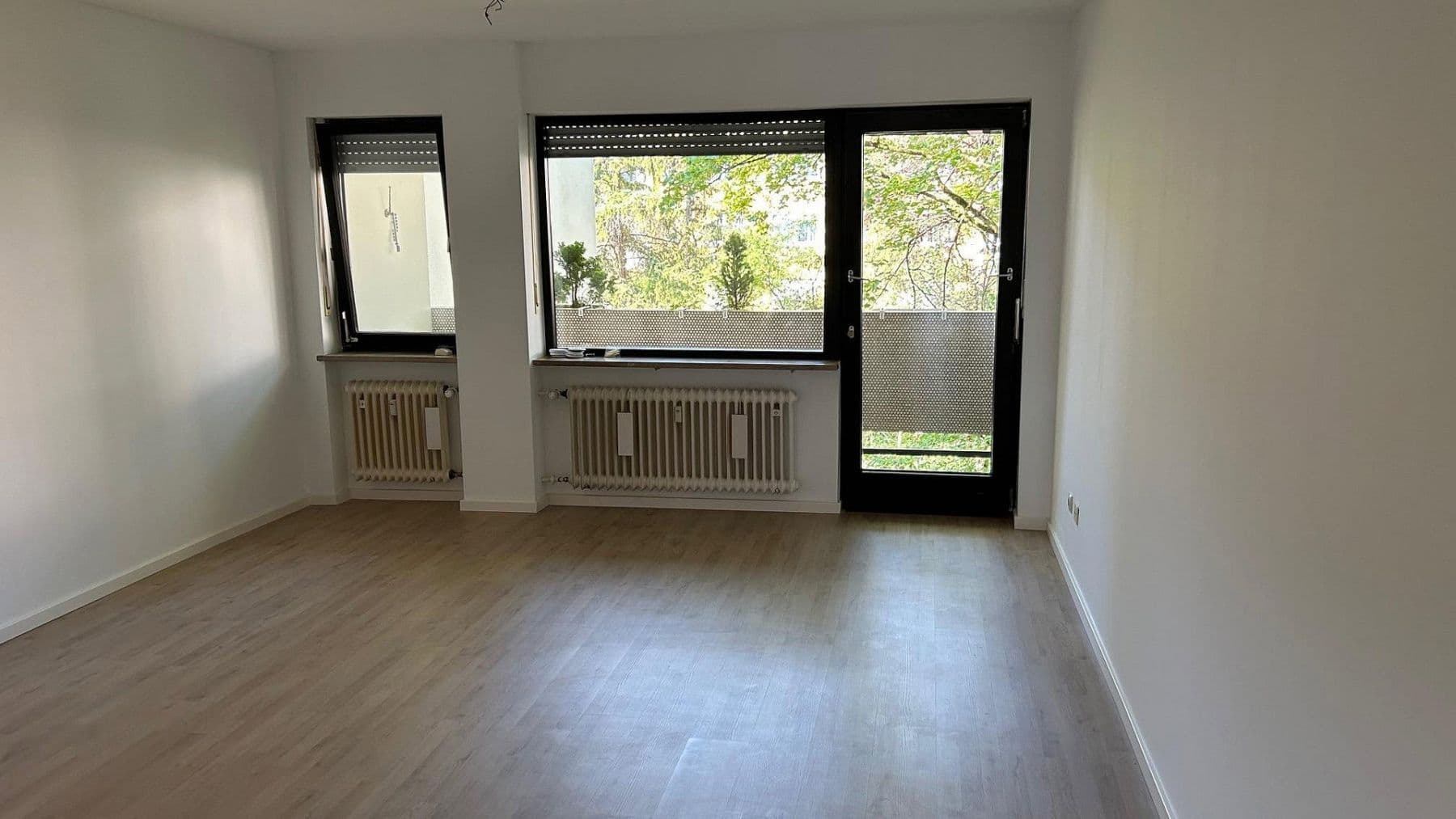 Pronájem bytu 1+1 38 m², Guddenstr.15, München, Bavorsko Pronájem bytu 1+1 38 m², Guddenstr.15, München, Bavorsko