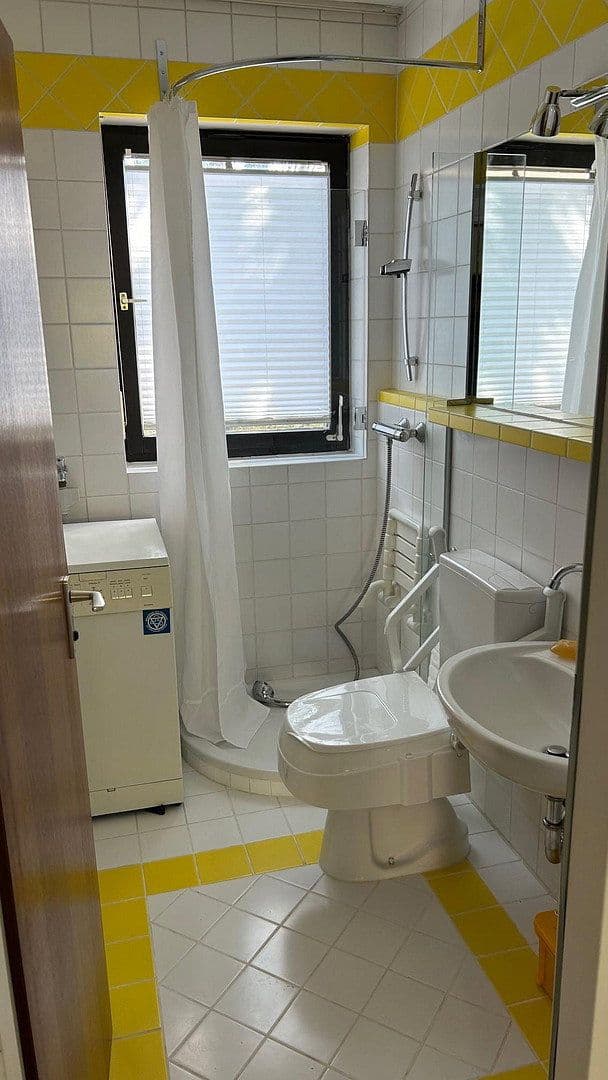 Pronájem bytu 1+1 38 m², Guddenstr.15, München, Bavorsko Pronájem bytu 1+1 38 m², Guddenstr.15, München, Bavorsko
