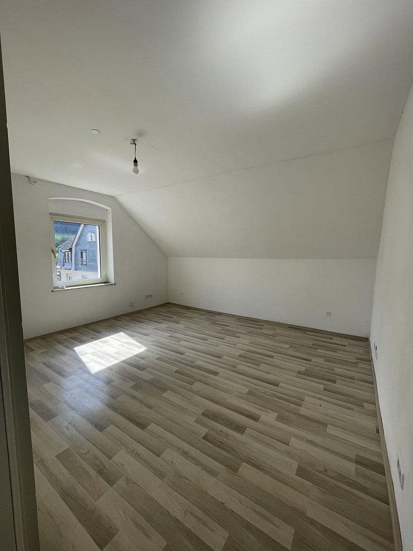 Pronájem bytu 3+1 63 m², Heinrichstraße 3, Plettenberg, Severní Porýní-Vestfálsko Pronájem bytu 3+1 63 m², Heinrichstraße 3, Plettenberg, Severní Porýní-Vestfálsko