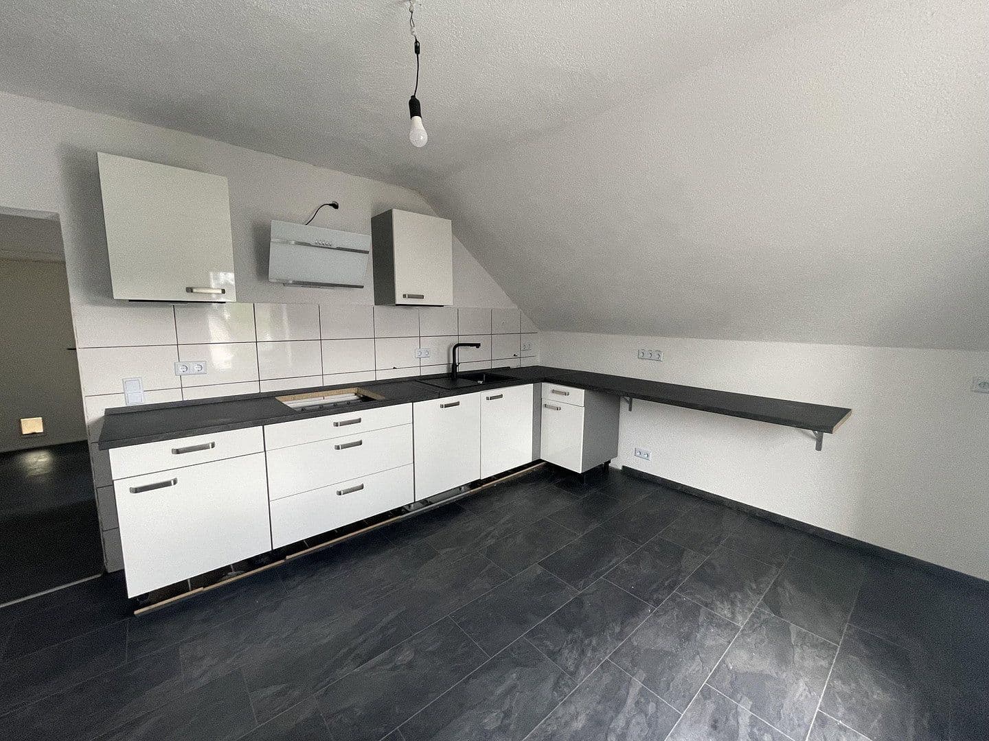 Pronájem bytu 3+1 63 m², Heinrichstraße 3, Plettenberg, Severní Porýní-Vestfálsko Pronájem bytu 3+1 63 m², Heinrichstraße 3, Plettenberg, Severní Porýní-Vestfálsko
