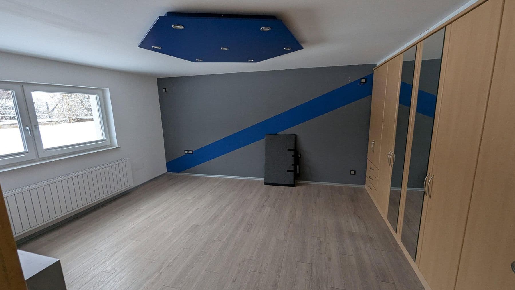 Prodej domu 247 m², pozemek 838 m², Bad Liebenzell, Bádensko-Württembersko Prodej domu 247 m², pozemek 838 m², Bad Liebenzell, Bádensko-Württembersko