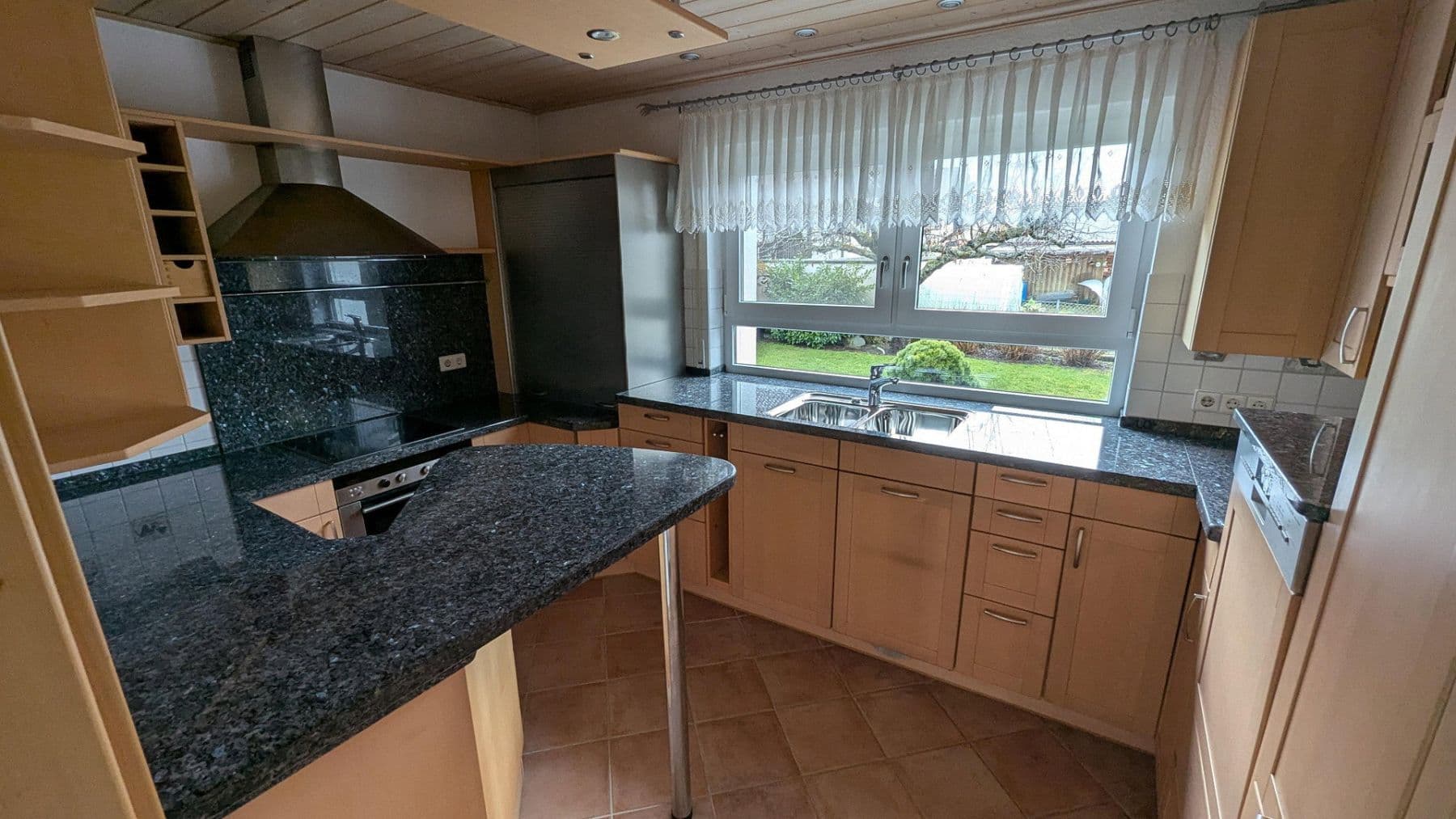 Prodej domu 247 m², pozemek 838 m², Bad Liebenzell, Bádensko-Württembersko Prodej domu 247 m², pozemek 838 m², Bad Liebenzell, Bádensko-Württembersko