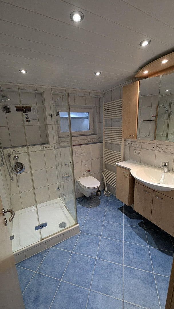 Prodej domu 247 m², pozemek 838 m², Bad Liebenzell, Bádensko-Württembersko Prodej domu 247 m², pozemek 838 m², Bad Liebenzell, Bádensko-Württembersko
