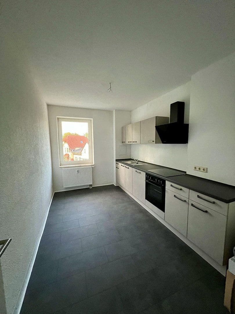 Pronájem bytu 3+1 73 m², Turmstrasse 18, Dessau, Sasko-Anhaltsko Pronájem bytu 3+1 73 m², Turmstrasse 18, Dessau, Sasko-Anhaltsko