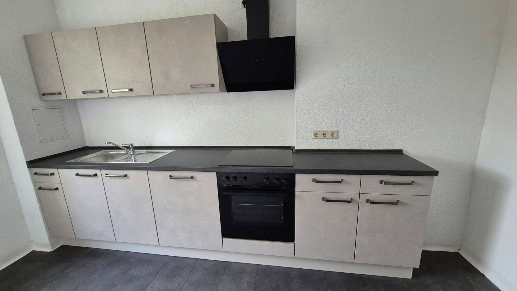 Pronájem bytu 3+1 73 m², Turmstrasse 18, Dessau, Sasko-Anhaltsko Pronájem bytu 3+1 73 m², Turmstrasse 18, Dessau, Sasko-Anhaltsko
