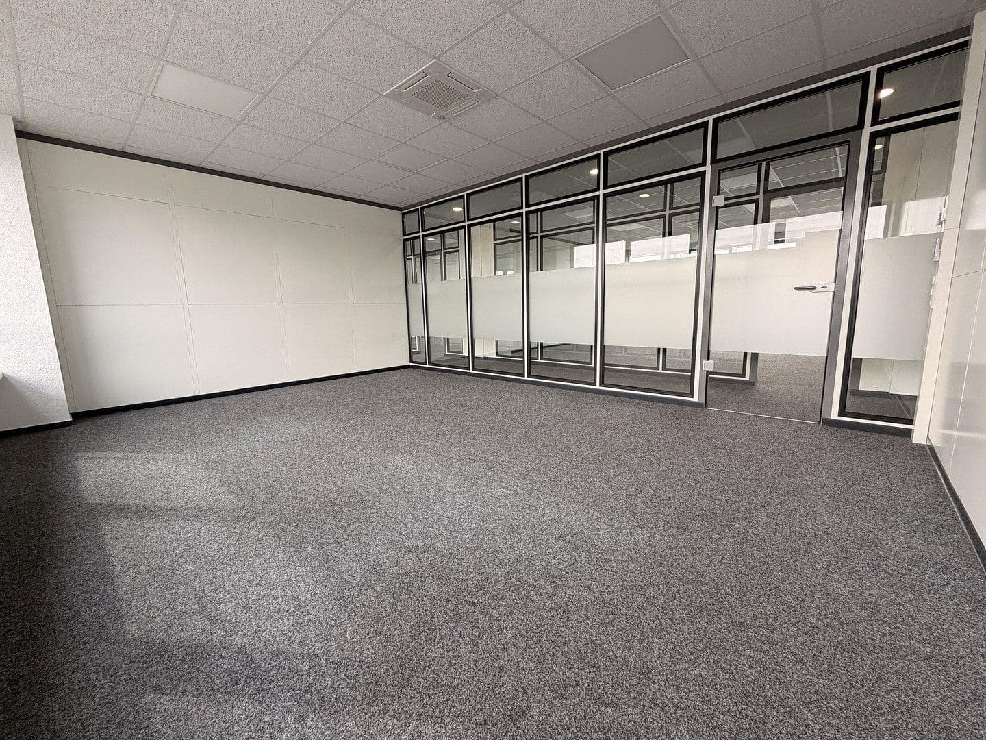 Pronájem kanceláře 27 m², Braaker Bogen, Braak, Šlesvicko-Holštýnsko Pronájem kanceláře 27 m², Braaker Bogen, Braak, Šlesvicko-Holštýnsko