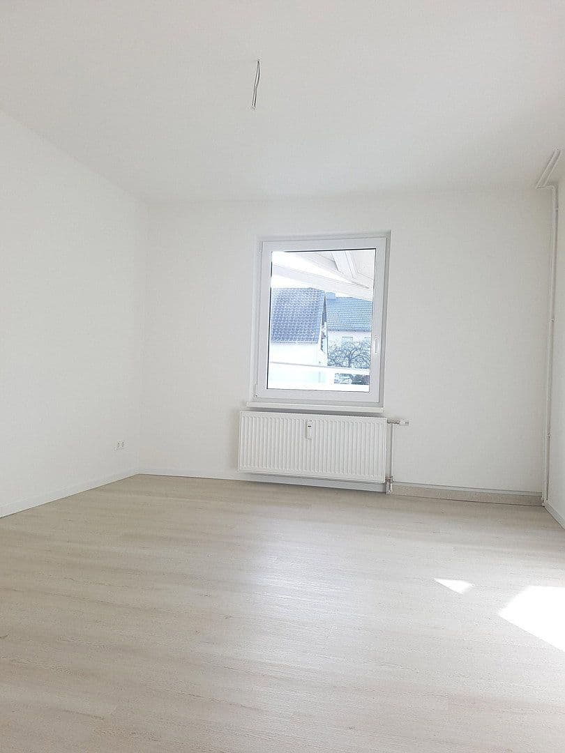 Pronájem bytu 3+1 67 m², Königsberger Straße 83, Wolfsburg, Dolní Sasko Pronájem bytu 3+1 67 m², Königsberger Straße 83, Wolfsburg, Dolní Sasko