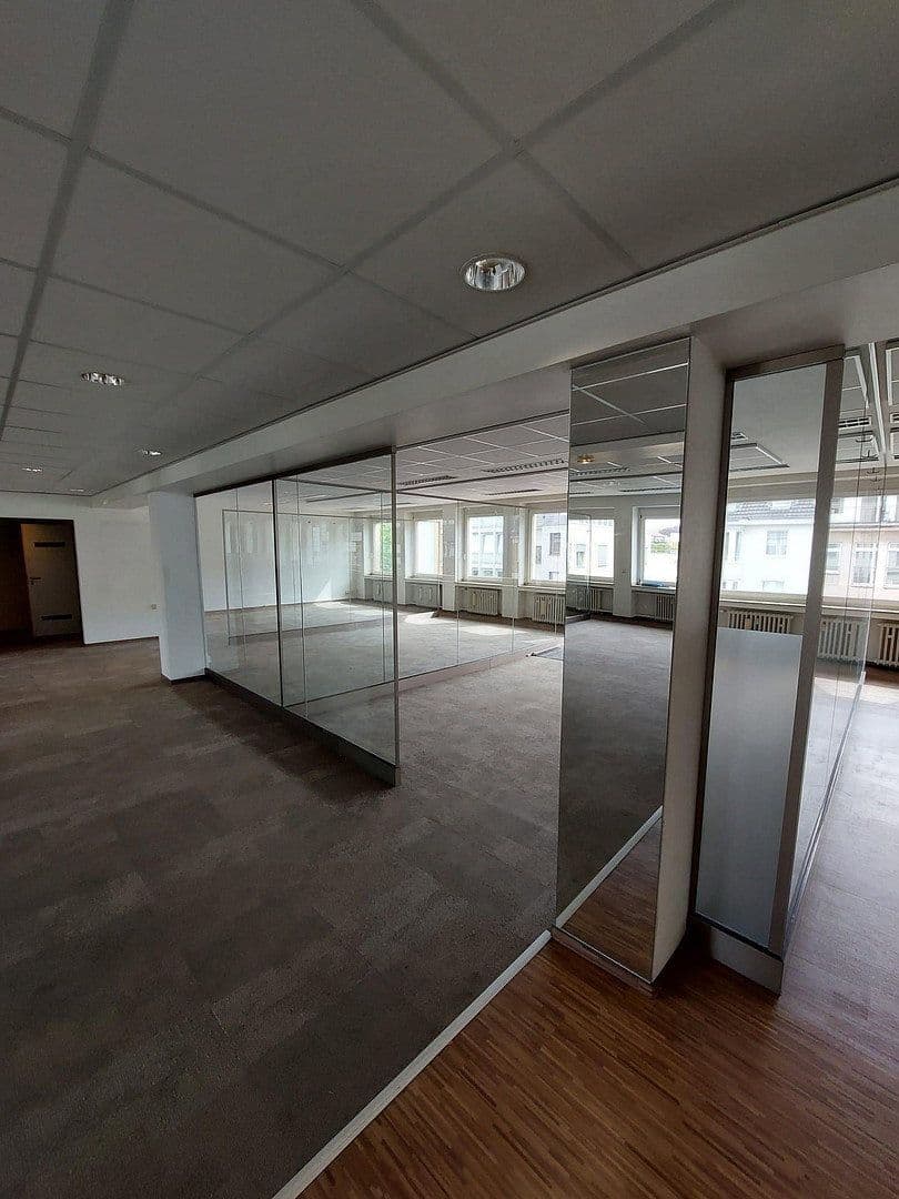 Pronájem kanceláře 286 m², Jakobistr. 3-5, Düsseldorf, Severní Porýní-Vestfálsko Pronájem kanceláře 286 m², Jakobistr. 3-5, Düsseldorf, Severní Porýní-Vestfálsko
