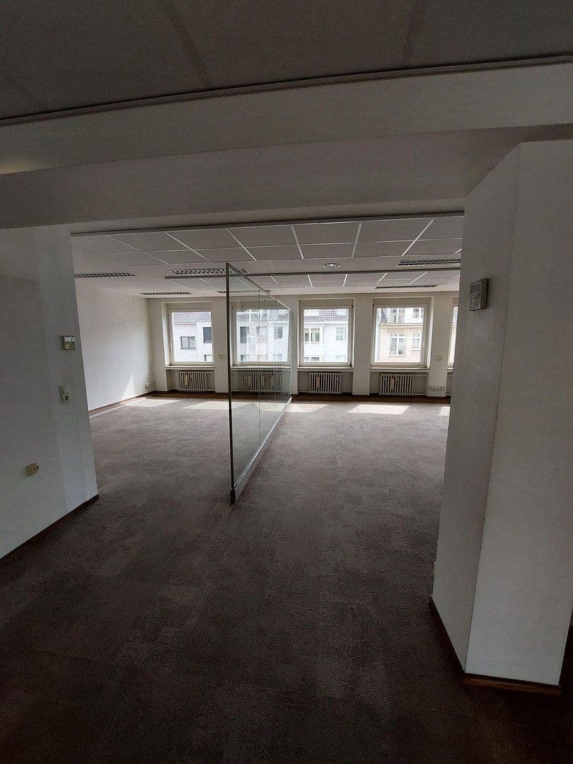 Pronájem kanceláře 286 m², Jakobistr. 3-5, Düsseldorf, Severní Porýní-Vestfálsko Pronájem kanceláře 286 m², Jakobistr. 3-5, Düsseldorf, Severní Porýní-Vestfálsko