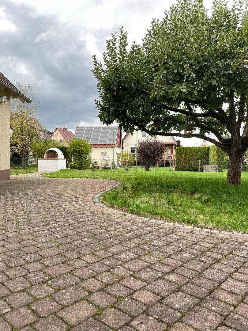 Prodej domu 204 m², pozemek 742 m², Rotenburg an der Fulda, Hessen Prodej domu 204 m², pozemek 742 m², Rotenburg an der Fulda, Hessen