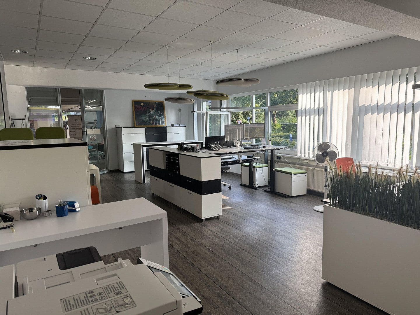 Prodej nebytového prostoru 3.000 m², Lilienthalstraße 1, Isernhagen, Dolní Sasko Prodej nebytového prostoru 3.000 m², Lilienthalstraße 1, Isernhagen, Dolní Sasko