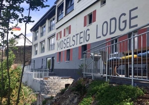 Prodej nebytového prostoru 8.300 m², Schloßstr. 14, Starkenburg, Porýní-Falc Prodej nebytového prostoru 8.300 m², Schloßstr. 14, Starkenburg, Porýní-Falc