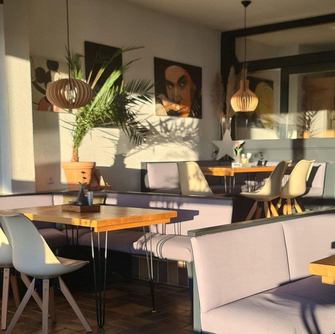 Prodej nebytového prostoru 8.300 m², Schloßstr. 14, Starkenburg, Porýní-Falc Prodej nebytového prostoru 8.300 m², Schloßstr. 14, Starkenburg, Porýní-Falc