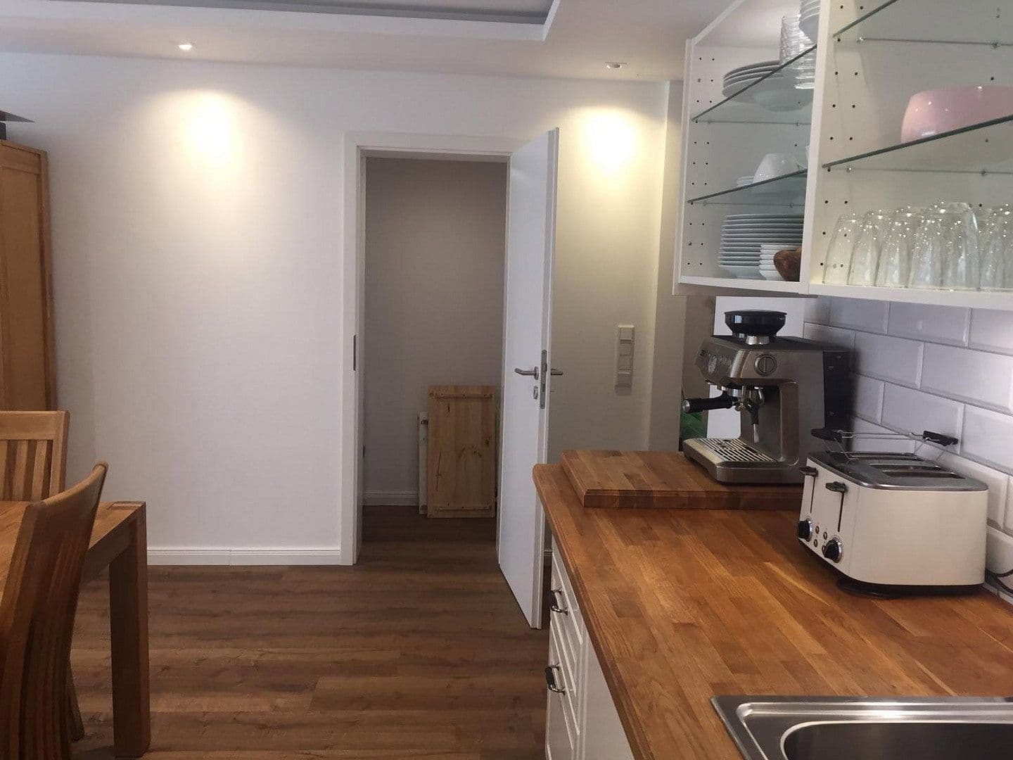 Pronájem bytu 4+1 100 m², Augustastraße, Wuppertal, Severní Porýní-Vestfálsko Pronájem bytu 4+1 100 m², Augustastraße, Wuppertal, Severní Porýní-Vestfálsko