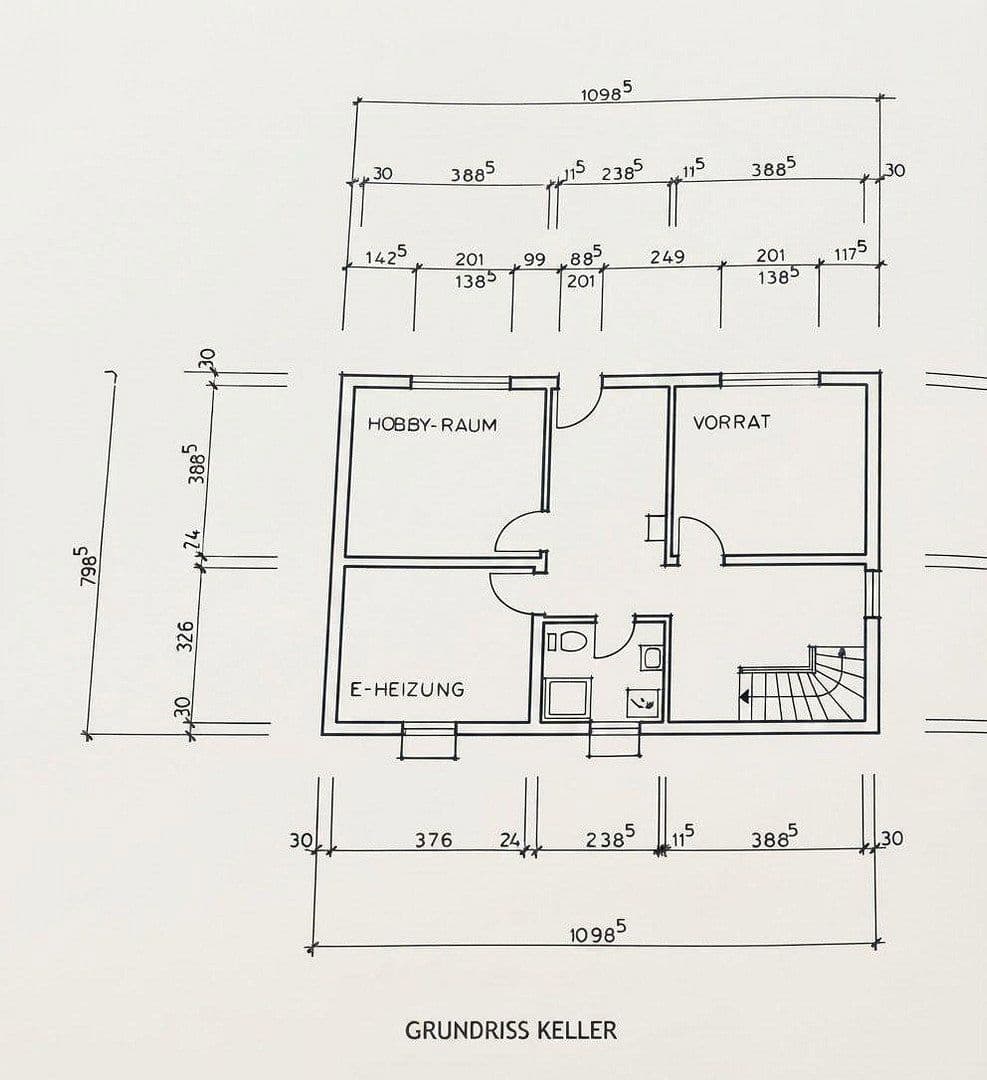 Prodej domu 132 m², pozemek 634 m², Neroth, Porýní-Falc Prodej domu 132 m², pozemek 634 m², Neroth, Porýní-Falc