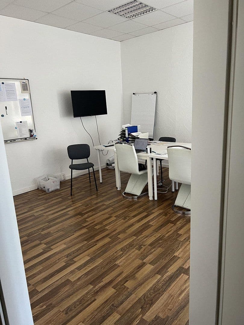 Pronájem kanceláře 80 m², Bergstraße 22, Pirmasens, Porýní-Falc Pronájem kanceláře 80 m², Bergstraße 22, Pirmasens, Porýní-Falc