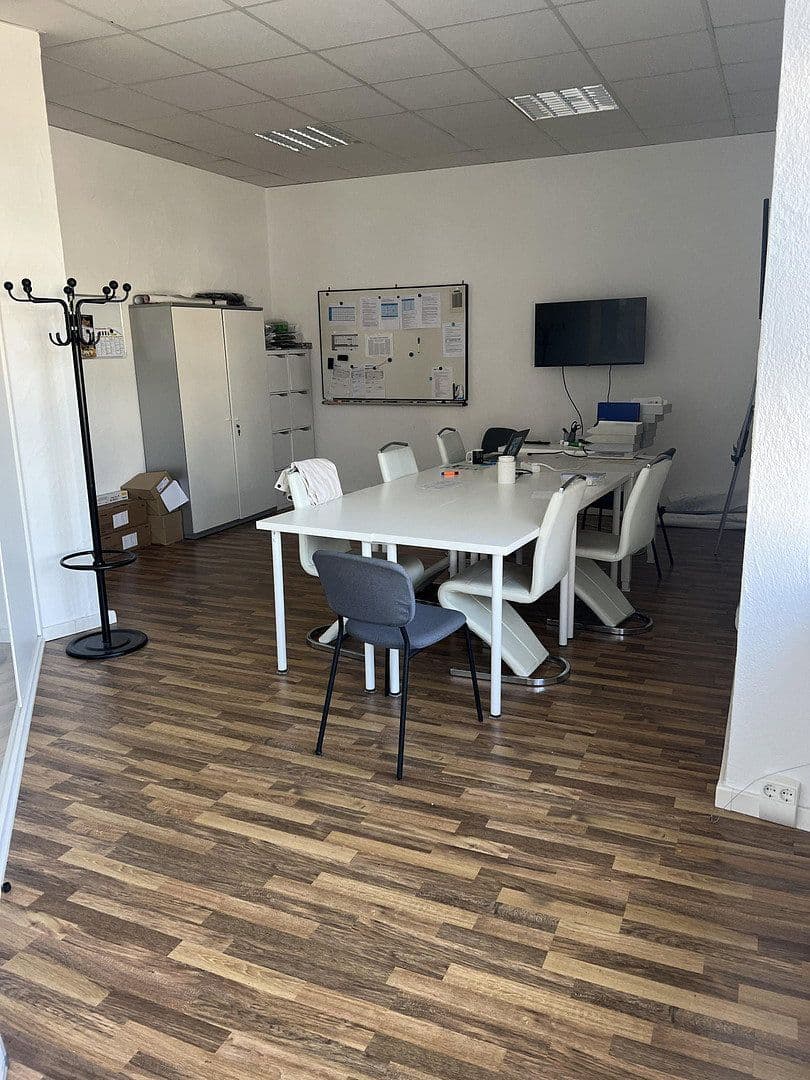 Pronájem kanceláře 80 m², Bergstraße 22, Pirmasens, Porýní-Falc Pronájem kanceláře 80 m², Bergstraße 22, Pirmasens, Porýní-Falc