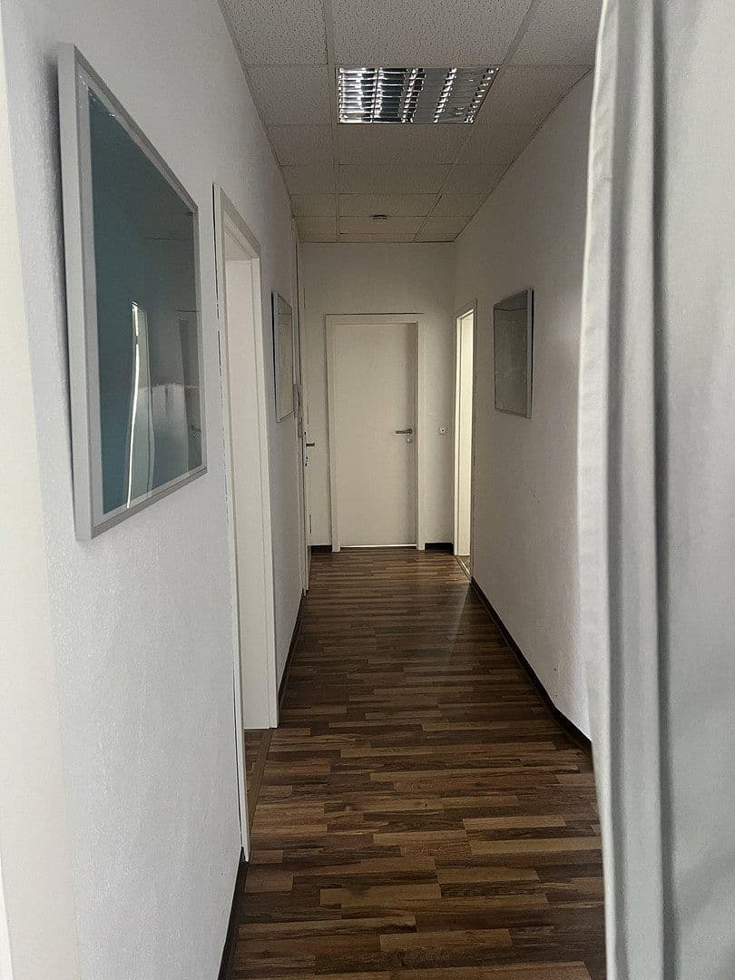 Pronájem kanceláře 80 m², Bergstraße 22, Pirmasens, Porýní-Falc Pronájem kanceláře 80 m², Bergstraße 22, Pirmasens, Porýní-Falc